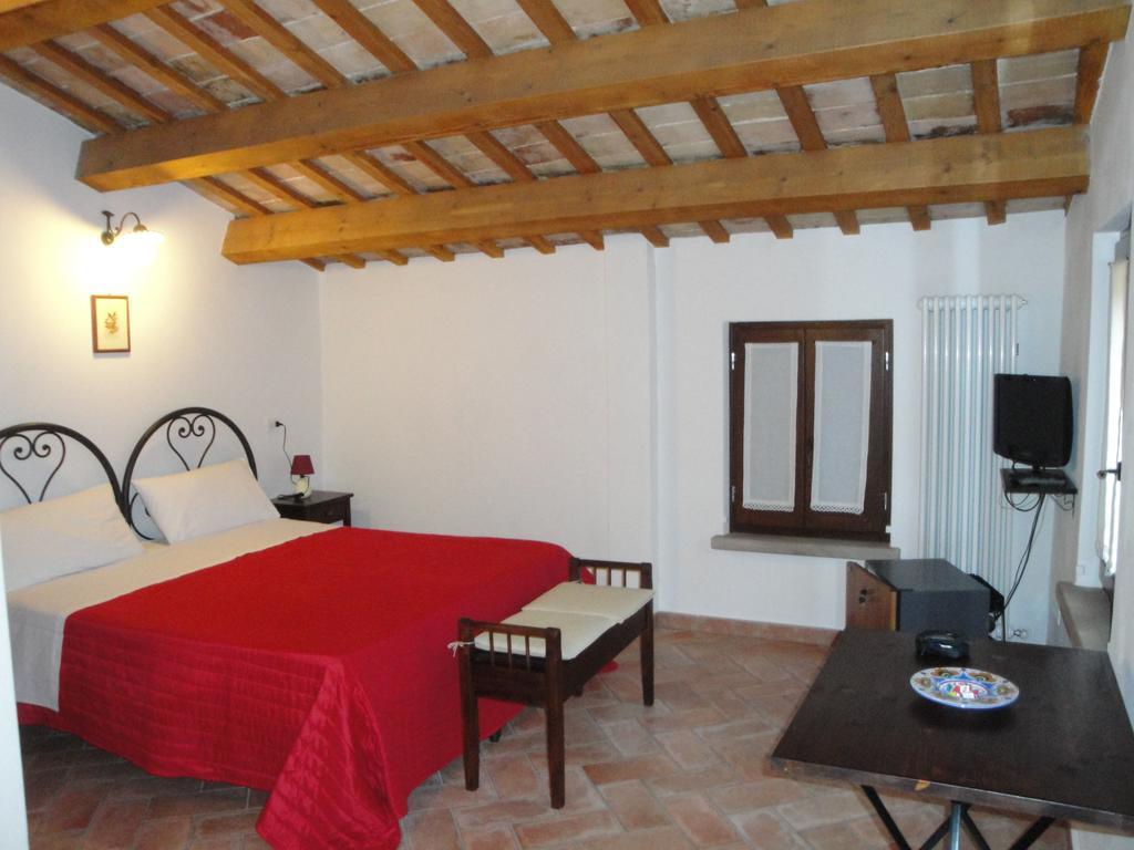 Al Castello Hotel Tavullia Room photo