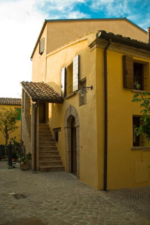 Al Castello Hotel Tavullia Exterior photo
