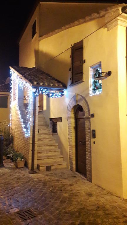 Al Castello Hotel Tavullia Exterior photo